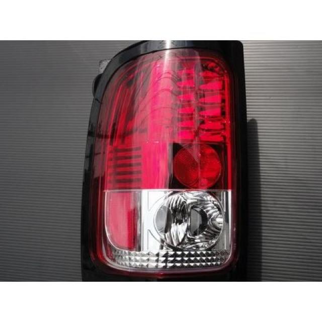 ダッジ クリスタルLEDテール(レッド) RAMラム 94y〜01y < 自動車/バイク ダッジ クリスタルLEDテール(レッド) RAMラム 94y〜01y < 自動車/バイク