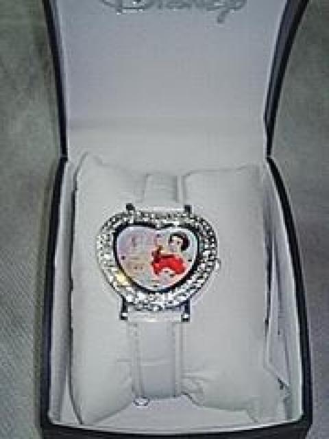 ディズニ-ハ-ト型ウオッチ・プリンセス白 < 女性アクセサリー/時計  ディズニ-ハ-ト型ウオッチ・プリンセス白 < 女性アクセサリー/時計の