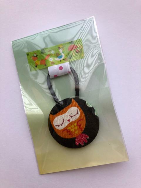 ハンドメイド ヘアゴム 特大 くるみボタン おネムなフクロウさん < 女性ファッション  ハンドメイド ヘアゴム 特大 くるみボタン おネムなフクロウさん < 女性ファッションの