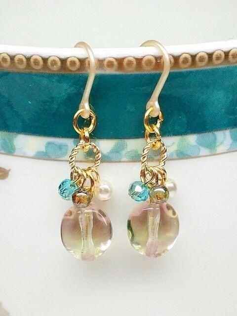 天然石トルマリンエメラルドスワロチェコオリーブ樹脂ピアス☆ < 女性アクセサリー/時計  天然石トルマリンエメラルドスワロチェコオリーブ樹脂ピアス☆  < 女性アクセサリー/時計の