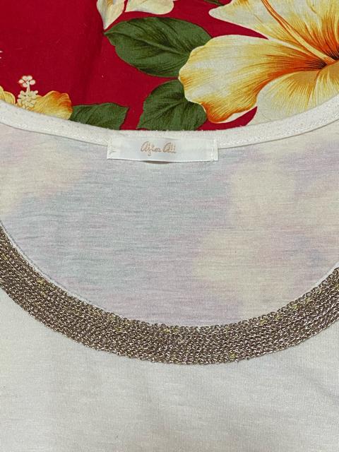 激安☆オフホワイトタンクトップ☆胸元ゴールド刺繍☆ < 女性ファッション  激安☆オフホワイトタンクトップ☆胸元ゴールド刺繍☆ < 女性ファッションの