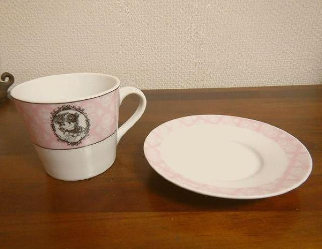 ◆ペコちゃん カップ&ソーサー マカロンピンク 不二家 未使用品 < インテリア/ライフ  ◆ペコちゃん カップ&ソーサー マカロンピンク 不二家 未使用品  < インテリア/ライフの