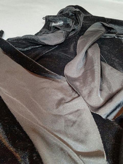 美品★ロングワンピース★部屋着★stradivarius★ベロア調★フリル★かわいい★ルームウェア★ダル着★冬服★冬物★送料無料 < 女性ファッション  美品★ロングワンピース★部屋着★stradivarius★ベロア調★フリル★かわいい★ルームウェア★ダル着★冬服★冬物★送料無料 < 女性ファッションの