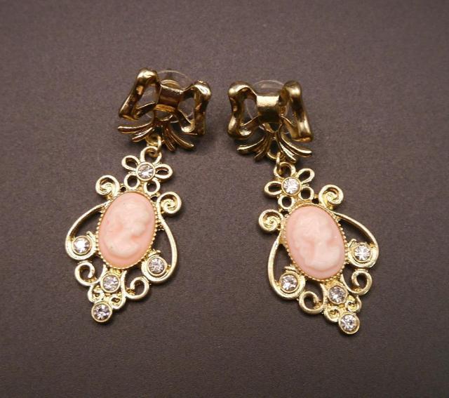 新品ゴスロリ姫系アンティーク調エレガントリボンカメオピアス < 女性アクセサリー/時計 新品ゴスロリ姫系アンティーク調エレガントリボンカメオピアス < 女性アクセサリー/時計の