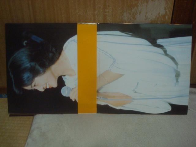 百恵・オン・ステージ〜新宿コマ劇場百恵ちゃんまつり / 山口百恵 帯付2LP < CD/DVD/ビデオ  百恵・オン・ステージ〜新宿コマ劇場百恵ちゃんまつり / 山口百恵 帯付2LP < CD/DVD/ビデオの