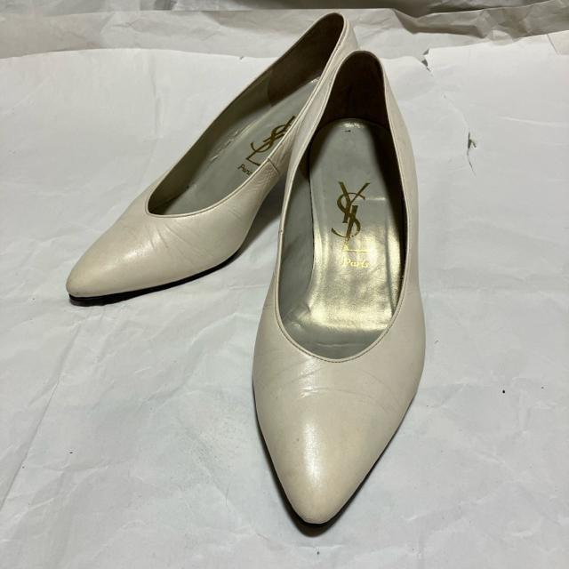 【イヴサンローラン】 パンプス / ホワイト / 34 1/2(22.5cm?) < ブランド 【イヴサンローラン】 パンプス / ホワイト / 34 1/2(22.5cm?) < ブランドの