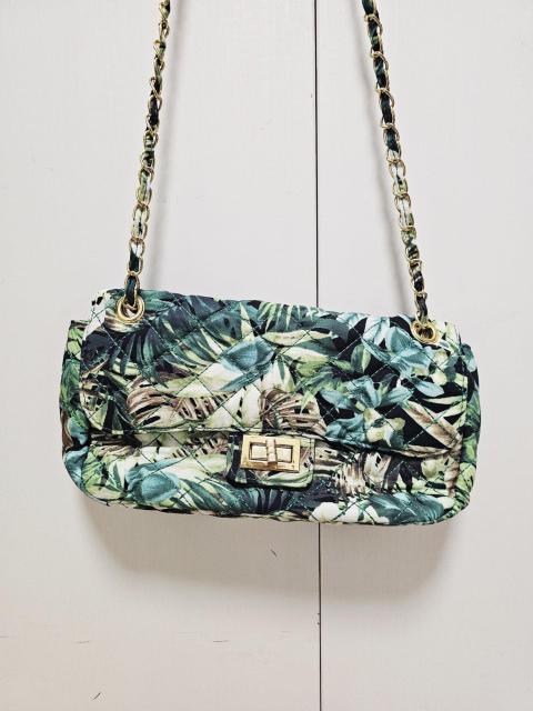VENCE EXCHANGE トロピカル柄 チェーン ショルダーバッグ < 女性ファッション VENCE EXCHANGE トロピカル柄 チェーン ショルダーバッグ < 女性ファッションの