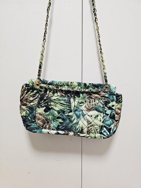 VENCE EXCHANGE トロピカル柄 チェーン ショルダーバッグ < 女性ファッション VENCE EXCHANGE トロピカル柄 チェーン ショルダーバッグ < 女性ファッションの