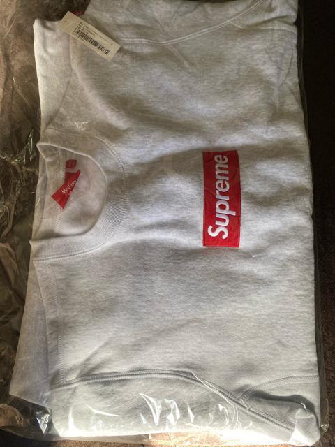 PWevSupreme Box Logo Crewneck Ash Grey  uh 