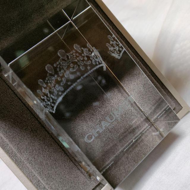 正規限定 ショーメ アンぺリアル ティアラ 立体ロゴ キューブクリスタルペーパーウェイト アイコンオブジェ インテリア置物 付属有 < ブランド  正規限定 ショーメ アンぺリアル ティアラ 立体ロゴ キューブクリスタルペーパーウェイト アイコンオブジェ インテリア置物 付属有 < ブランドの