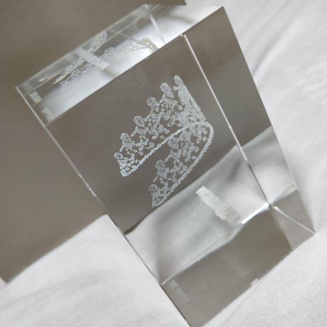 正規限定 ショーメ アンぺリアル ティアラ 立体ロゴ キューブクリスタルペーパーウェイト アイコンオブジェ インテリア置物 付属有 < ブランド  正規限定 ショーメ アンぺリアル ティアラ 立体ロゴ キューブクリスタルペーパーウェイト アイコンオブジェ インテリア置物 付属有 < ブランドの