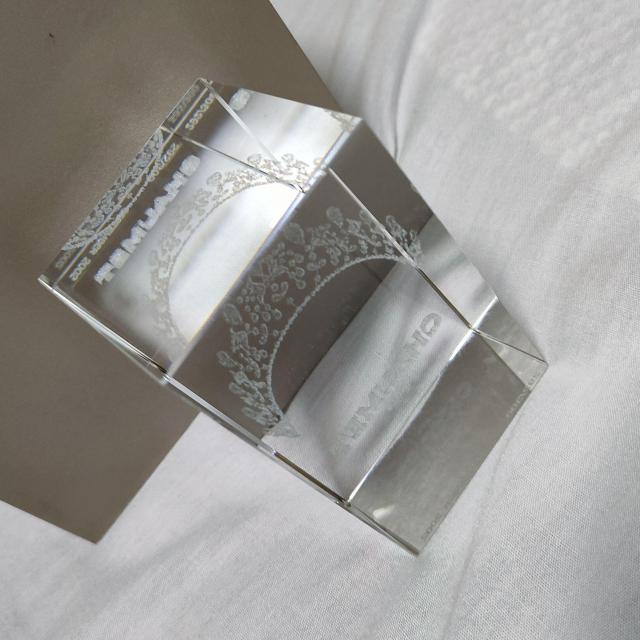 正規限定 ショーメ アンぺリアル ティアラ 立体ロゴ キューブクリスタルペーパーウェイト アイコンオブジェ インテリア置物 付属有 < ブランド  正規限定 ショーメ アンぺリアル ティアラ 立体ロゴ キューブクリスタルペーパーウェイト アイコンオブジェ インテリア置物 付属有 < ブランドの