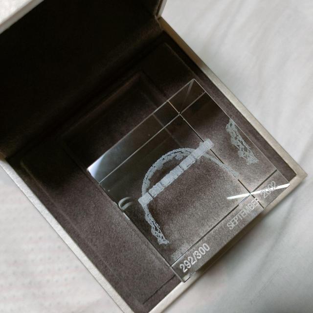 正規限定 ショーメ アンぺリアル ティアラ 立体ロゴ キューブクリスタルペーパーウェイト アイコンオブジェ インテリア置物 付属有 < ブランド  正規限定 ショーメ アンぺリアル ティアラ 立体ロゴ キューブクリスタルペーパーウェイト アイコンオブジェ インテリア置物 付属有 < ブランドの