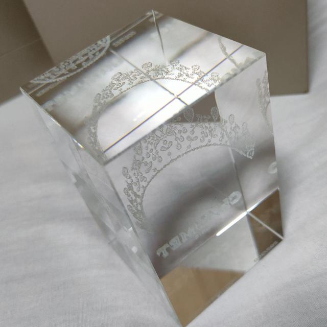 正規限定 ショーメ アンぺリアル ティアラ 立体ロゴ キューブクリスタルペーパーウェイト アイコンオブジェ インテリア置物 付属有 < ブランド  正規限定 ショーメ アンぺリアル ティアラ 立体ロゴ キューブクリスタルペーパーウェイト アイコンオブジェ インテリア置物 付属有 < ブランドの