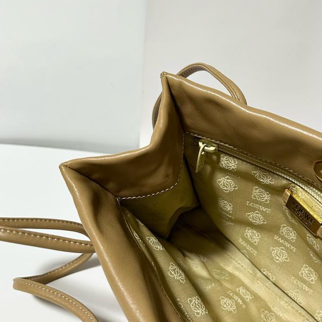 ���i LOEWE ���G�x L���S ���B���e�[�W �V�����_�[�o�b�O �n���h�o�b�O ���|�� �i�b�p ���U�[ �x�[�W�� �� �u�����h�� 