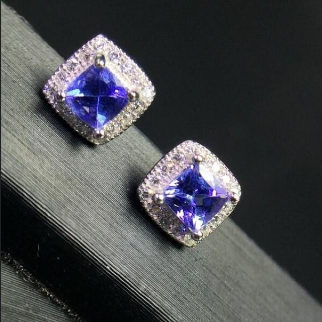 天然vvsタンザナイトスタッドピアス 高級ピアス 100%天然 ナチュラル アクセサリー Yu_9364 < 女性アクセサリー/時計 天然vvsタンザナイトスタッドピアス 高級ピアス 100%天然 ナチュラル アクセサリー Yu_9364 < 女性アクセサリー/時計の