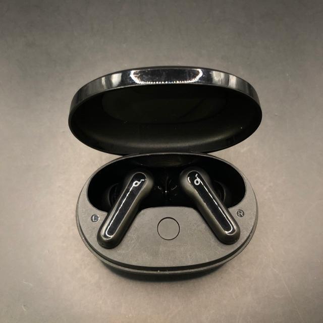 ���� Soundcore Life P2 Mini ���C�����X�C���z�� �u���b�N �� �Ɠd/AV�� 