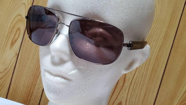 正規未 レア ブルガリ サイドロゴ文字 ティアドロップ メタルフレームサングラス 紫系黒 付属有 ラグジュアリーアイウェア < ブランド 正規未 レア ブルガリ サイドロゴ文字 ティアドロップ メタルフレームサングラス 紫系黒 付属有 ラグジュアリーアイウェア < ブランドの