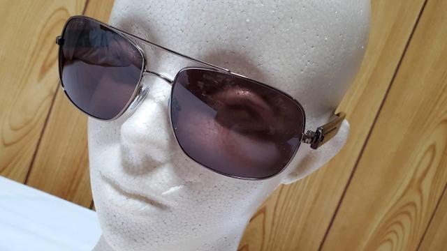 正規未 レア ブルガリ サイドロゴ文字 ティアドロップ メタルフレームサングラス 紫系黒 付属有 ラグジュアリーアイウェア < ブランド 正規未 レア ブルガリ サイドロゴ文字 ティアドロップ メタルフレームサングラス 紫系黒 付属有 ラグジュアリーアイウェア < ブランドの