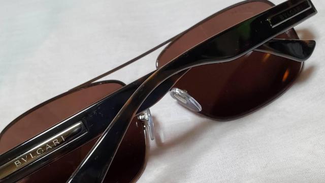 正規未 レア ブルガリ サイドロゴ文字 ティアドロップ メタルフレームサングラス 紫系黒 付属有 ラグジュアリーアイウェア < ブランド 正規未 レア ブルガリ サイドロゴ文字 ティアドロップ メタルフレームサングラス 紫系黒 付属有 ラグジュアリーアイウェア < ブランドの