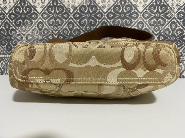 【美品】COACH コーチ F10371 シグネチャー ショルダーバッグ 斜め掛 < ブランド  【美品】COACH コーチ F10371 シグネチャー ショルダーバッグ 斜め掛 < ブランドの