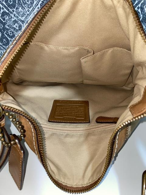 【美品】COACH コーチ F10371 シグネチャー ショルダーバッグ 斜め掛 < ブランド  【美品】COACH コーチ F10371 シグネチャー ショルダーバッグ 斜め掛 < ブランドの