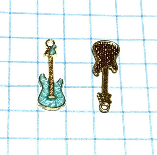 1654 エレキギター 楽器 水色 2個 金属パーツ アクセサリーチャーム ハンドメイド材料 プリント樹脂 < ペット/手芸/園芸 1654 エレキギター 楽器 水色 2個 金属パーツ アクセサリーチャーム ハンドメイド材料 プリント樹脂 < ペット/手芸/園芸の