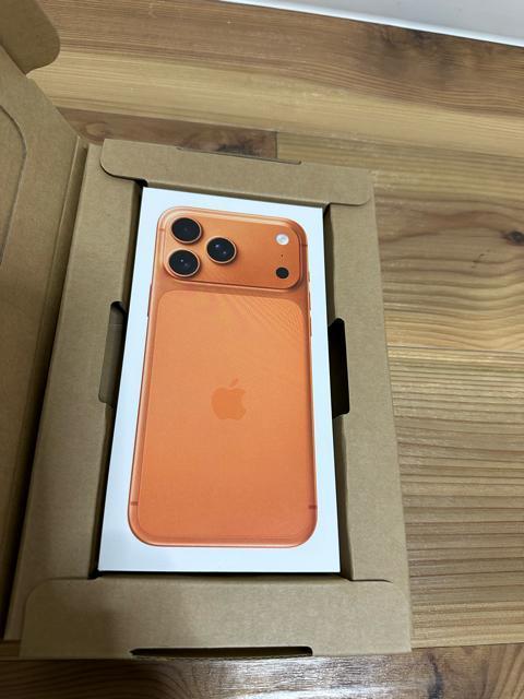 �V�i���J���@iPhone17  Pro  max 512GB  �� �Ɠd/AV�� 