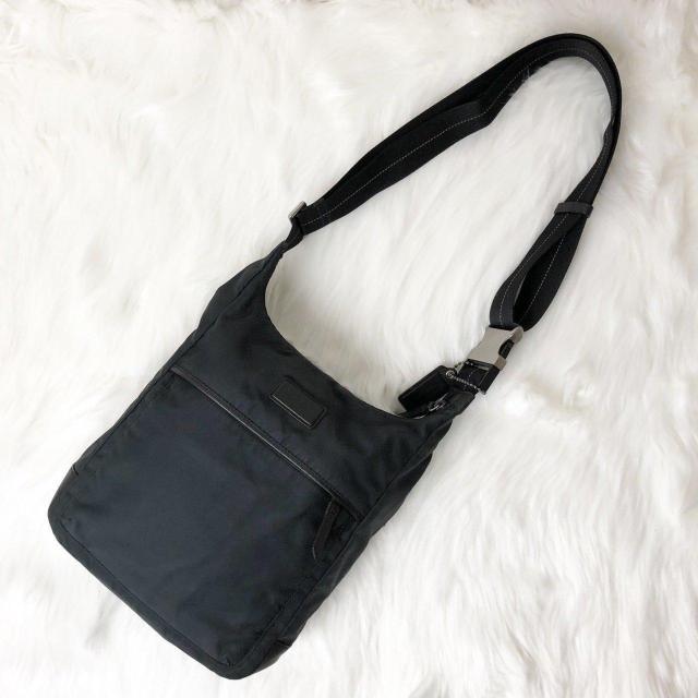 �y�Ǖi�zCOACH �R�[�` �V�����_�[�o�b�O �N���X�{�f�B �T�R�b�V�� ���b�Z���W���[�o�b�O F70913 �� �u�����h�� 