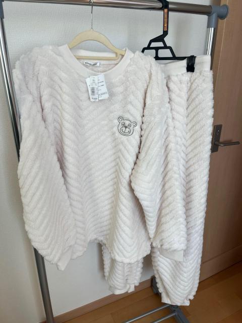 エメフィール aimerfeel ふわもこ くま刺繍 パジャマ ルームウェア LL アイボリー 上下セット < 女性ファッション エメフィール aimerfeel ふわもこ くま刺繍 パジャマ ルームウェア LL アイボリー 上下セット < 女性ファッションの