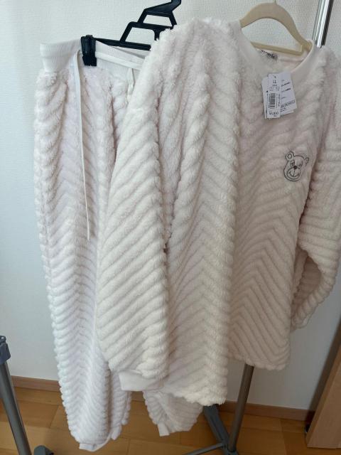 エメフィール aimerfeel ふわもこ くま刺繍 パジャマ ルームウェア LL アイボリー 上下セット < 女性ファッション エメフィール aimerfeel ふわもこ くま刺繍 パジャマ ルームウェア LL アイボリー 上下セット < 女性ファッションの