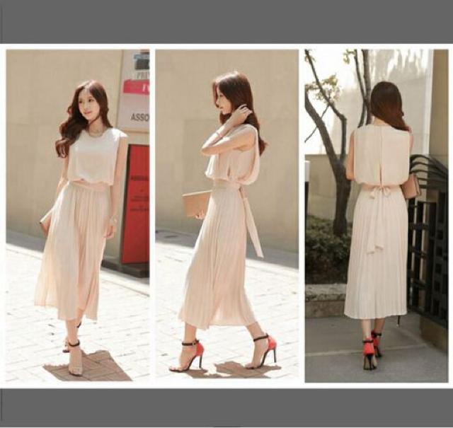 プリーツフレアーロングワンピース*パーティーお呼ばれ*シフォン < 女性ファッション  プリーツフレアーロングワンピース*パーティーお呼ばれ*シフォン < 女性ファッションの