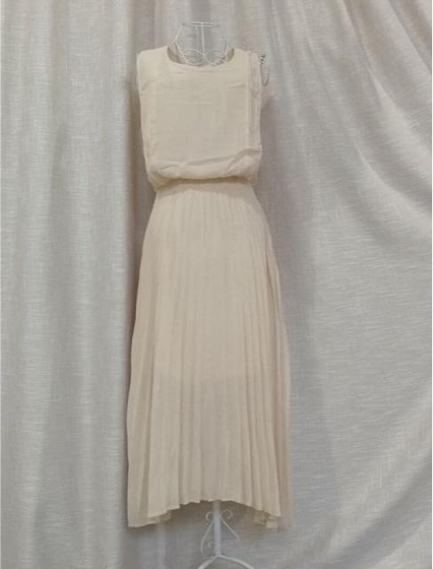 プリーツフレアーロングワンピース*パーティーお呼ばれ*シフォン < 女性ファッション  プリーツフレアーロングワンピース*パーティーお呼ばれ*シフォン < 女性ファッションの