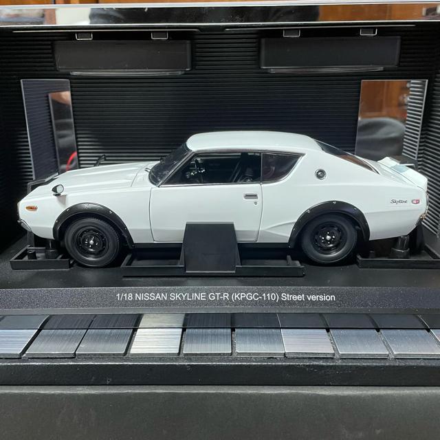 新品未展示品 京商1/18ニッサンスカイライン2000GT-R/ケンメリRホワイト美品 < ホビー  新品未展示品 京商1/18ニッサンスカイライン2000GT-R/ケンメリRホワイト美品 < ホビーの