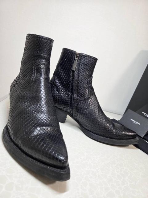 正規美 完全限定 サンローランパリ ルーカス パイソンブーツ 黒 41/ 25~26cm 5.5ヒール ジップショート丈 付属完備 < ブランド 正規美 完全限定 サンローランパリ ルーカス パイソンブーツ 黒 41/ 25~26cm 5.5ヒール ジップショート丈 付属完備 < ブランドの