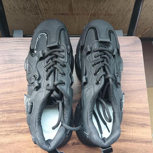 新品 23.5cm レディース スニーカー ブラック シューズ 靴 カジュアル < 女性ファッション  新品 23.5cm レディース スニーカー ブラック シューズ 靴 カジュアル < 女性ファッションの