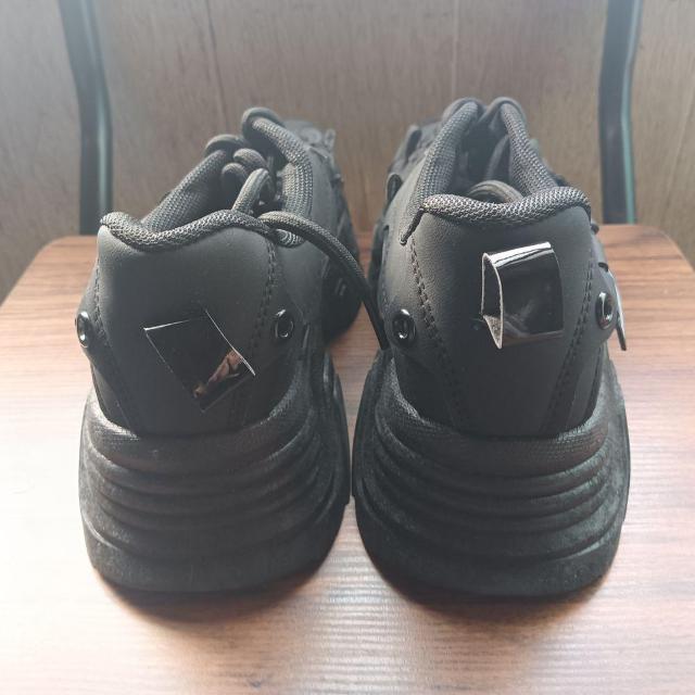 新品 23.5cm レディース スニーカー ブラック シューズ 靴 カジュアル < 女性ファッション  新品 23.5cm レディース スニーカー ブラック シューズ 靴 カジュアル < 女性ファッションの