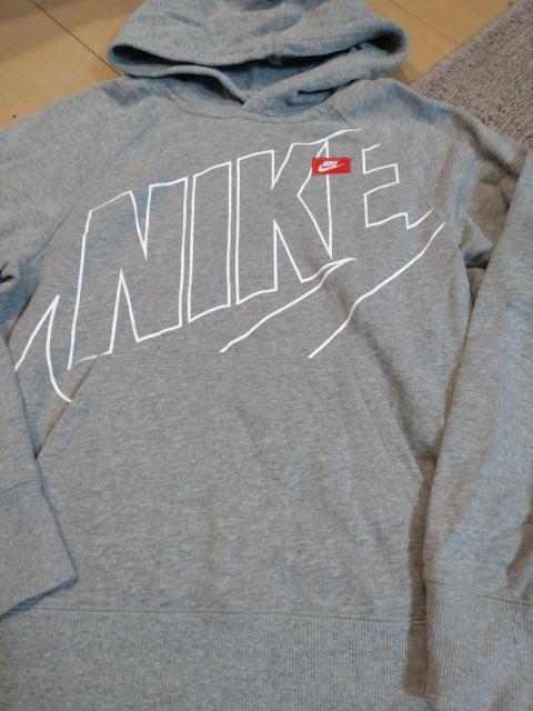 NIKE���Ãp�[�J�[�@�q����  �� �u�����h�� 