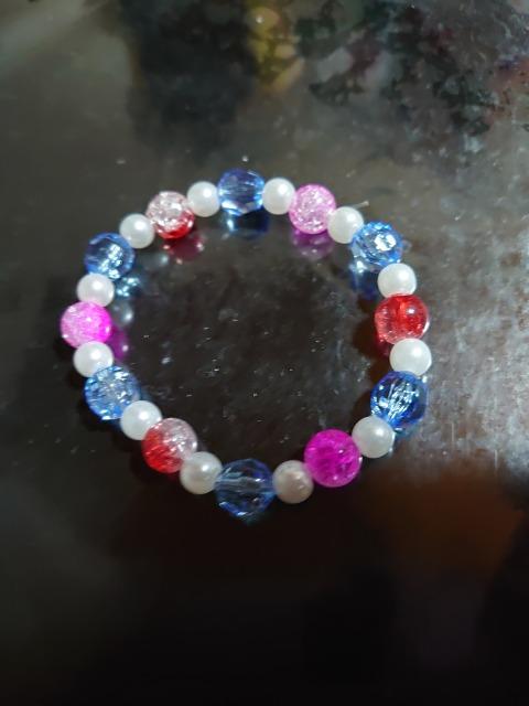 ハンドメイド★ピンク、レッド、ブルービーズブレスレット★ < 女性ファッション  ハンドメイド★ピンク、レッド、ブルービーズブレスレット★  < 女性ファッションの
