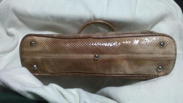 本ヘビ革ハンドバッグ 未使用品 自宅保管品 ヴィンテージ品 < 女性ファッション 本ヘビ革ハンドバッグ 未使用品 自宅保管品 ヴィンテージ品 < 女性ファッションの