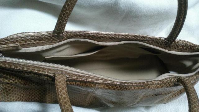 本ヘビ革ハンドバッグ 未使用品 自宅保管品 ヴィンテージ品 < 女性ファッション 本ヘビ革ハンドバッグ 未使用品 自宅保管品 ヴィンテージ品 < 女性ファッションの