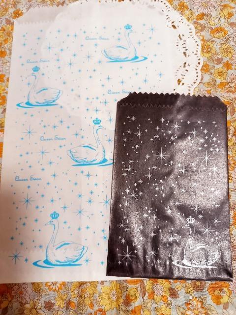 お裾分け☆フェリシモ*スワン柄ペーパーバック2枚☆ < インテリア/ライフ  お裾分け☆フェリシモ*スワン柄ペーパーバック2枚☆  < インテリア/ライフの