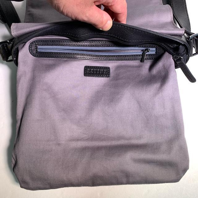 シボ革 本革 レザー メッセンジャーバッグ ショルダーバッグ フラップ式 黒 斜め掛け ESTINE < 男性ファッション  シボ革 本革 レザー メッセンジャーバッグ ショルダーバッグ フラップ式 黒 斜め掛け ESTINE < 男性ファッションの