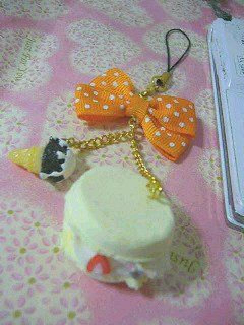 スイーツアクセ♪レモンマカロン ミルクがけチョコソフトクリーム 携帯ストラップ < 女性ファッション スイーツアクセ♪レモンマカロン ミルクがけチョコソフトクリーム 携帯ストラップ < 女性ファッションの