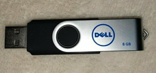 【動作確認済】 USBメモリ 8GB(DELLロゴ) < PC本体/周辺機器  【動作確認済】 USBメモリ 8GB(DELLロゴ) < PC本体/周辺機器の