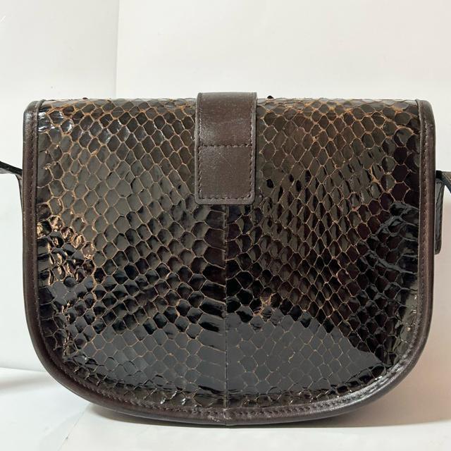 FENDI フェンディ パイソン型押し カーフ レザー ショルダー バッグ ブラウン ロゴ型押し < ブランド FENDI フェンディ パイソン型押し カーフ レザー ショルダー バッグ ブラウン ロゴ型押し < ブランドの
