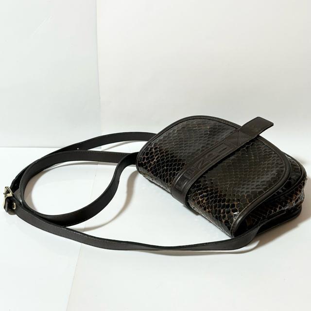 FENDI フェンディ パイソン型押し カーフ レザー ショルダー バッグ ブラウン ロゴ型押し < ブランド FENDI フェンディ パイソン型押し カーフ レザー ショルダー バッグ ブラウン ロゴ型押し < ブランドの