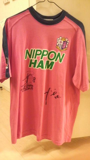 大久保嘉人・森島寛晃 直筆サイン Tシャツ < レジャー/スポーツ  大久保嘉人・森島寛晃 直筆サイン Tシャツ  < レジャー/スポーツの