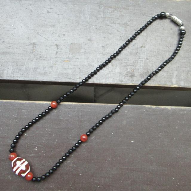 *四線虎牙天珠*オニキスxカーネリアンネックレス 天然石 パワーストーン < 女性アクセサリー/時計 *四線虎牙天珠*オニキスxカーネリアンネックレス 天然石 パワーストーン < 女性アクセサリー/時計の