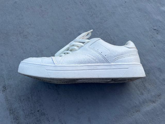 UNIQLOスニーカー < 女性ファッション  UNIQLOスニーカー < 女性ファッションの